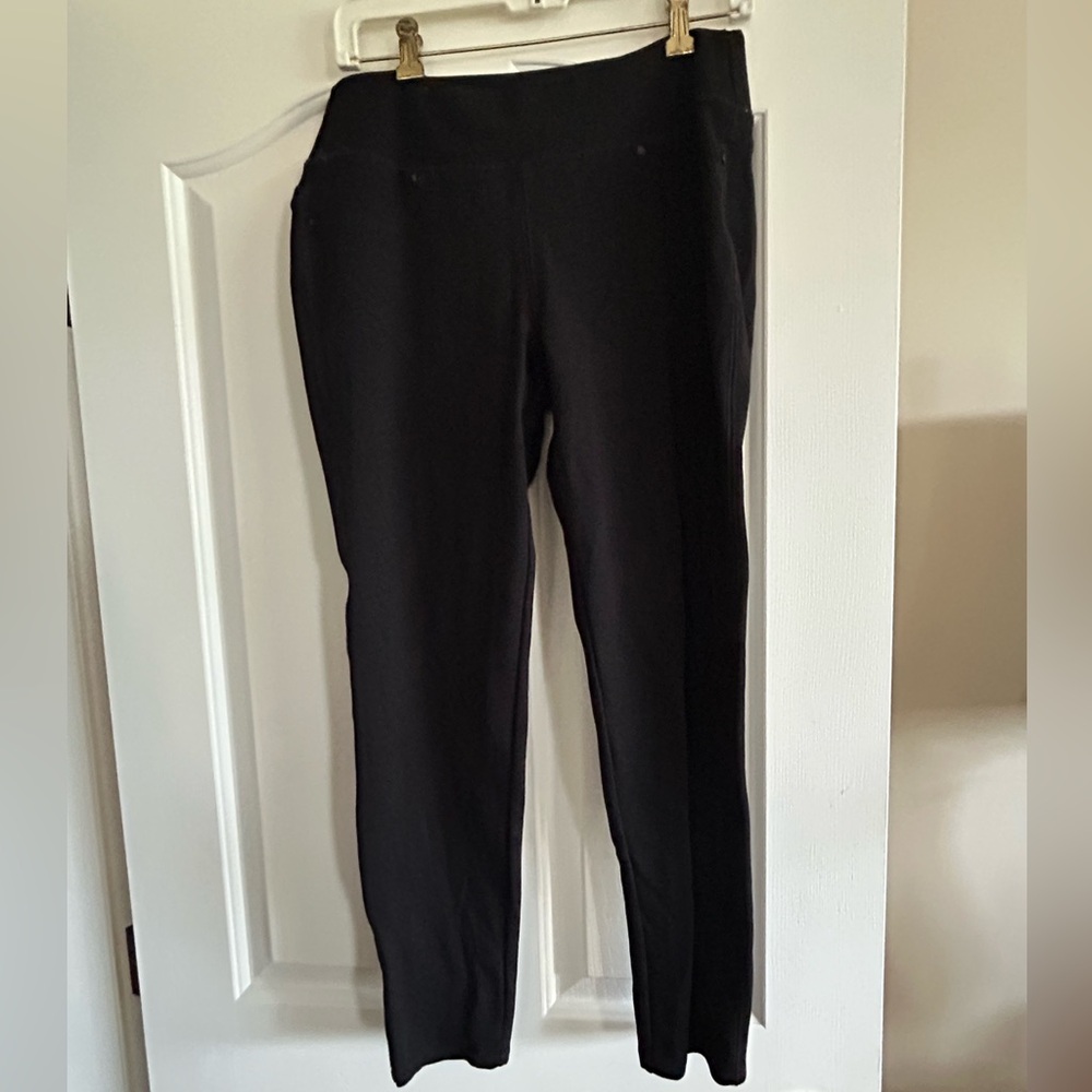 Jag leggings  fake front jean pocket. Has back pockets